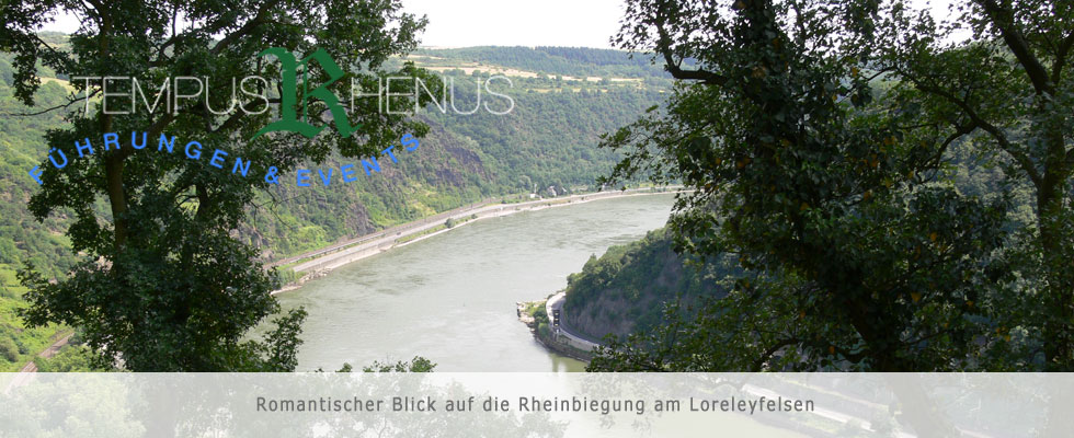 Romantischer Blick auf die Rheinbiegung am Loreleyfelsen